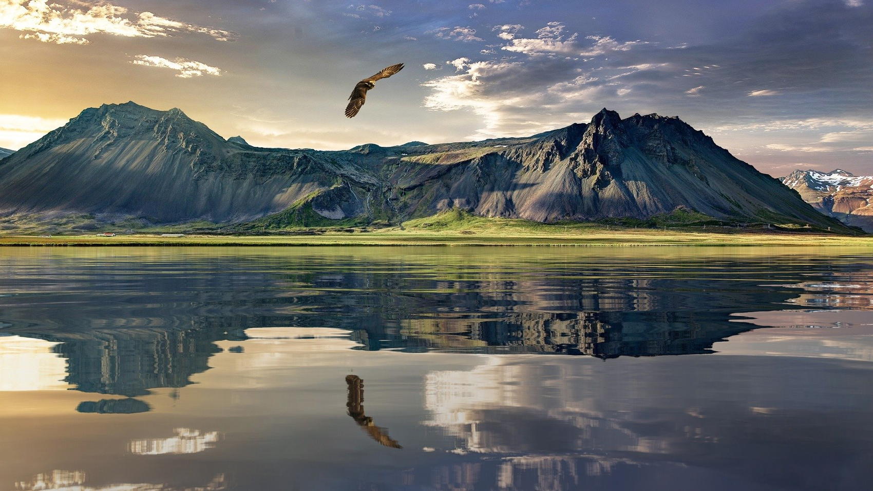 Eagle Mountains Lake New Zealand - Image by Ondřej Šponiar