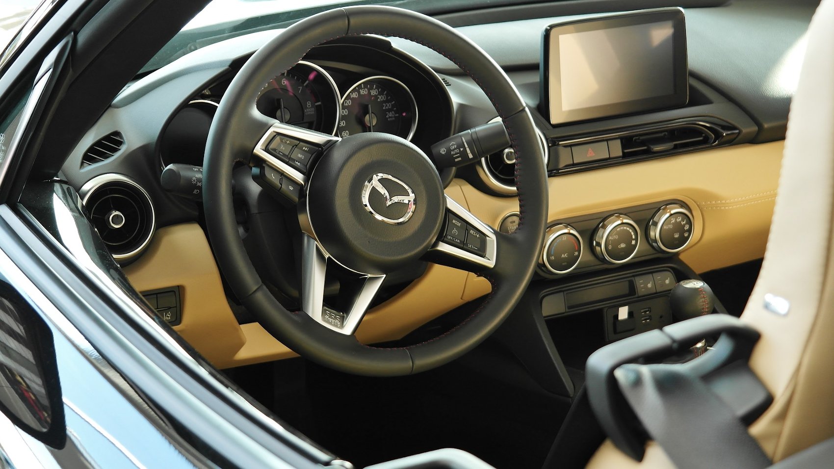 Mazda Infotainment System - Image by RitaE