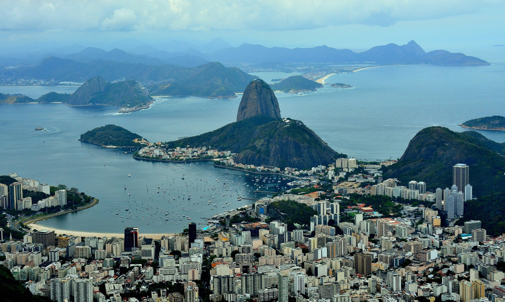 Rio de Janeiro - Image by Chulhwan Yoon from Pixabay