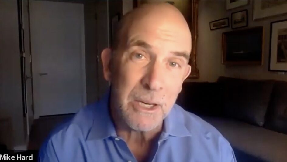 Innovation in Business Leadership: Insights from Fractional Chief Revenue Officer Mike Hard