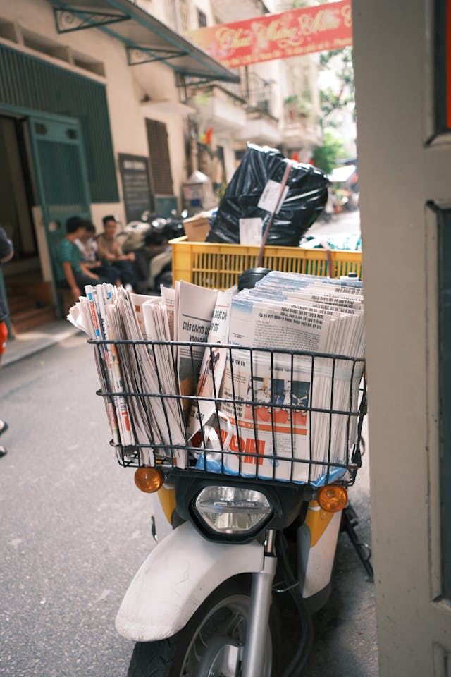 Starting a Newspaper Delivery Side Hustle: A Complete Guide