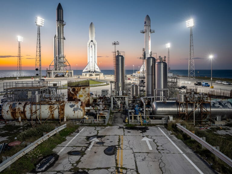 NASA’s Aging Launch Pads Face Overload as SpaceX and Blue Origin Ramp Up Super Heavy Flights